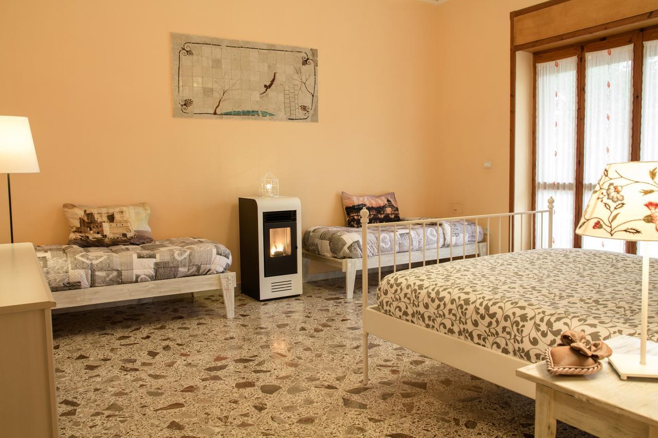 Villa Claudianna Bed & Bike パエストゥム エクステリア 写真